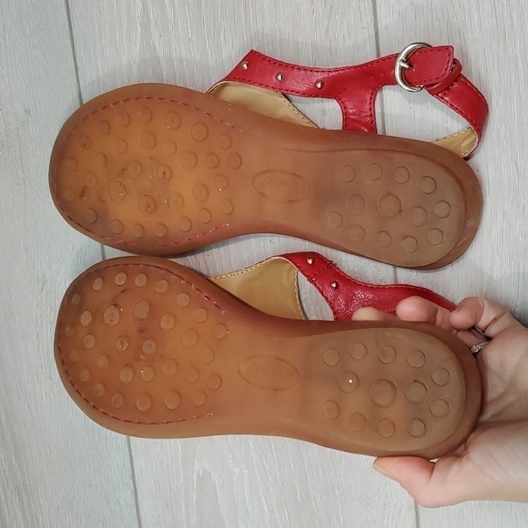 B.O.C. Born Women T strap Sandals Flats shoes sz 7 - Picture 11 of 12